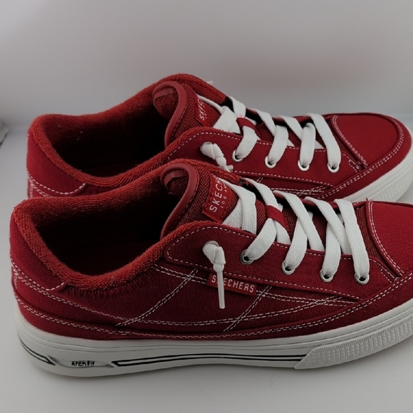 Skechers Red Canvas Low-Top Sneakers with White Accents - Picture 4 of 8